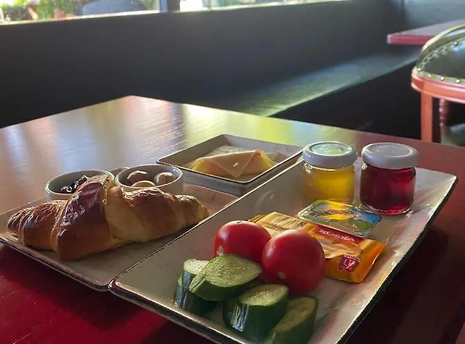 Atos 3* إسكيشير