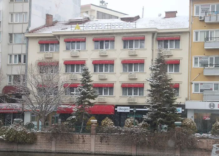 Atos فندق إسكيشير